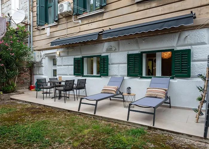 Garden Oasis City Center Apartment
